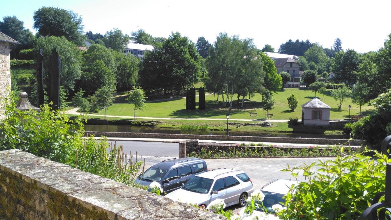 Le Petit Papillon Bed & Breakfast Eymoutiers  Exterior photo